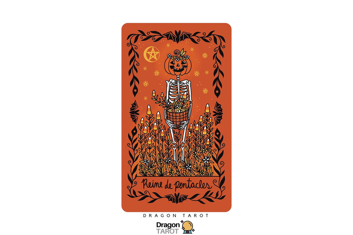 A tarot card featuring a skeleton standing among candles under a jack-o'-lantern moon, with the Spanish title 'Reino de Pentacos' on an orange background. The card is centered on a white background with the Dragon Tarot logo below.