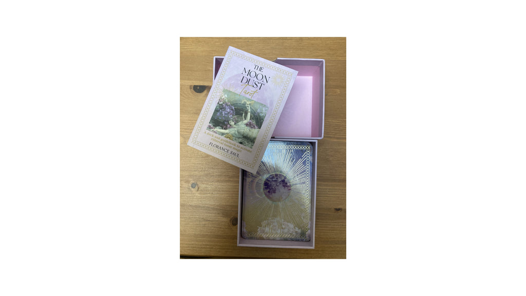 Moon Dust Tarot, The | ไพ่ทาโรต์ขอบทอง พร้อมหนังสือคู่มือ